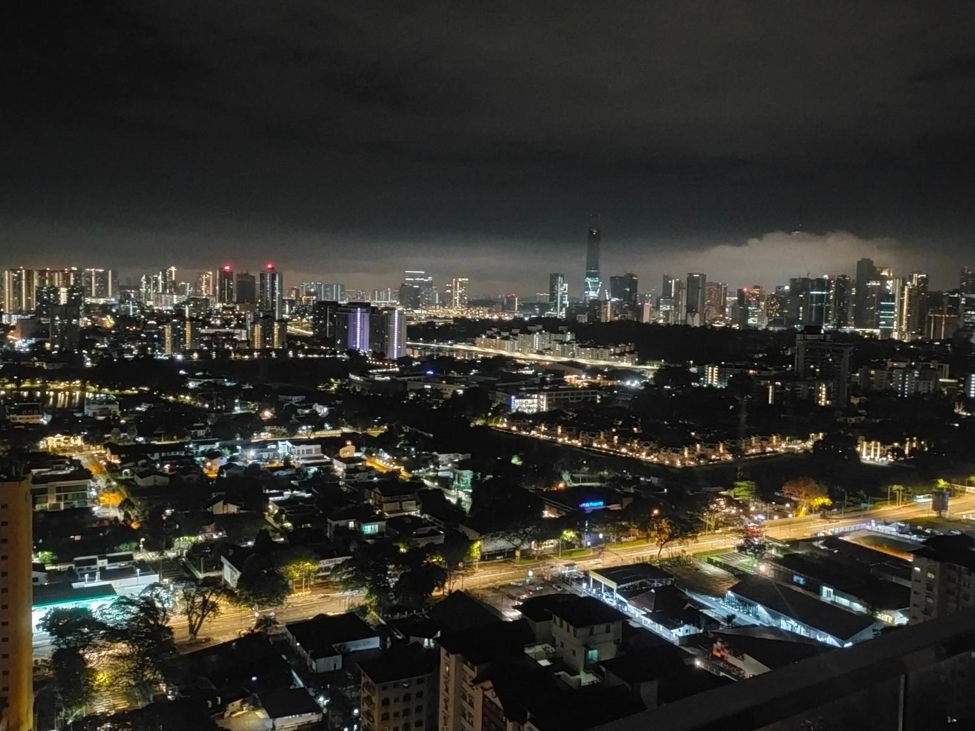 Imperial Suites@reizz Apartment